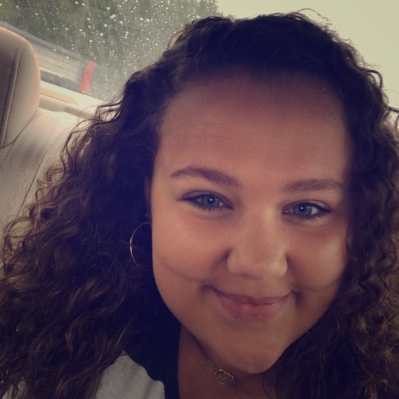 Meet your Posher, Emma - Picture 1 of 1